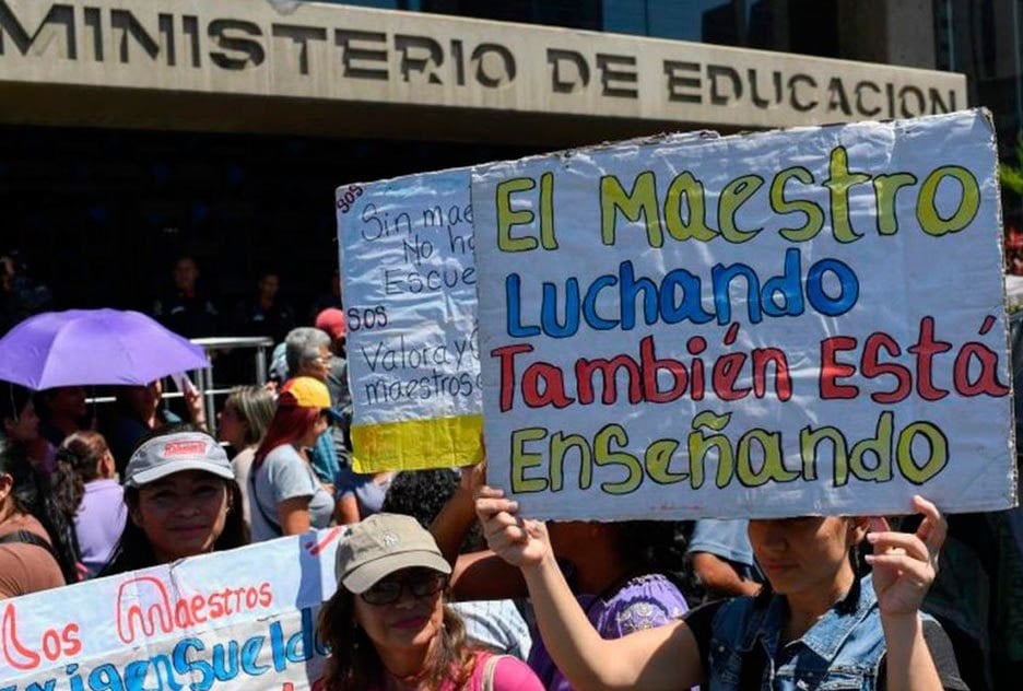 Bono de Semana Santa del Ministerio de Educación genera indignación docente